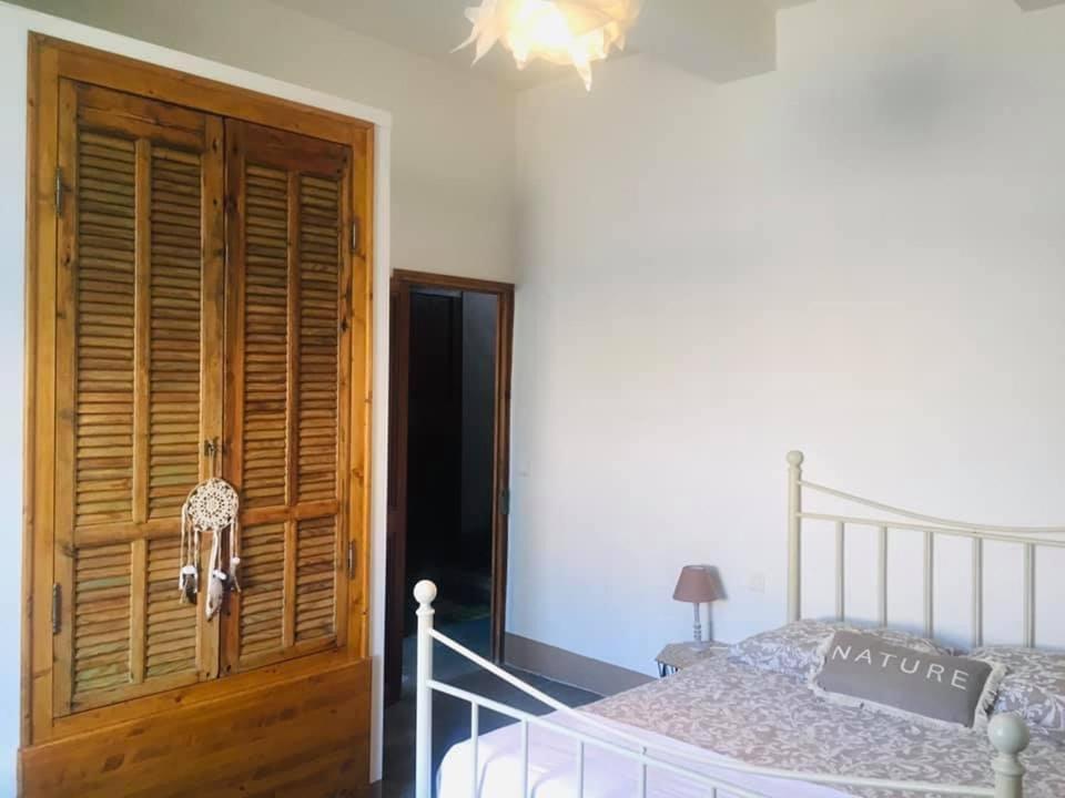 Aux Pieds Tanques Hotel Barbentane Ngoại thất bức ảnh