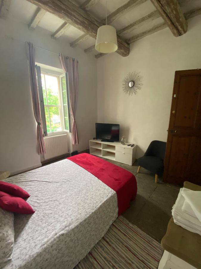 Aux Pieds Tanques Hotel Barbentane Ngoại thất bức ảnh